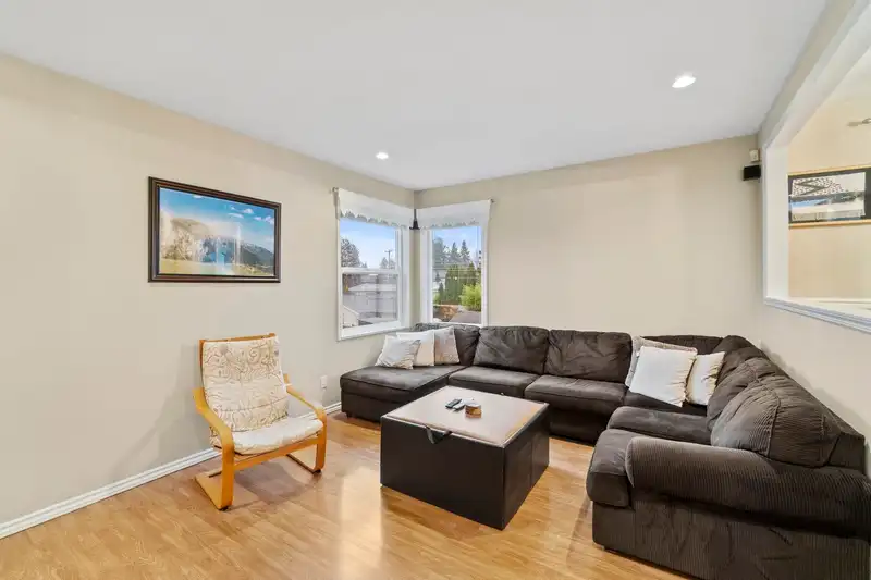 920 GROVE AVENUE - photo 3 of 40