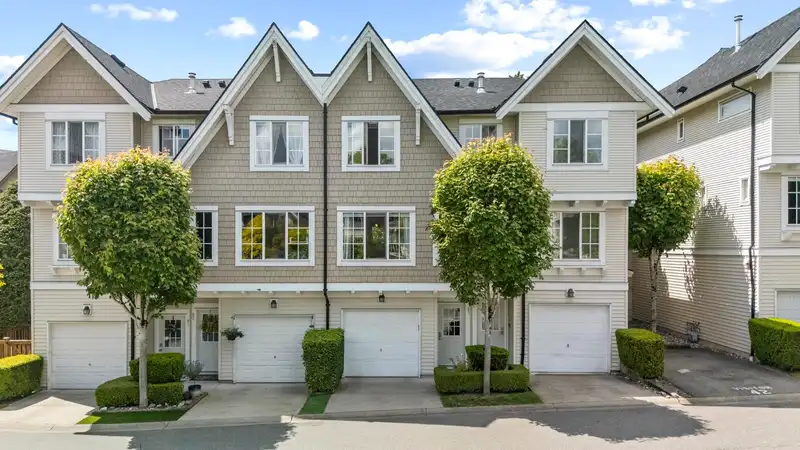 83 20540 66 AVENUE - photo 1 of 36