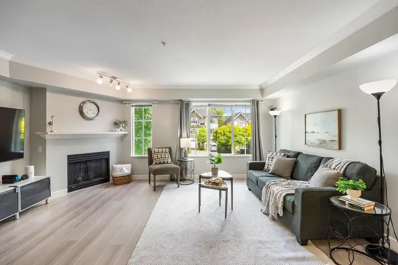 83 20540 66 AVENUE - photo 2 of 36