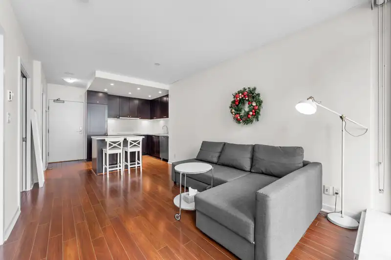 808 821 CAMBIE STREET - photo 4 of 32