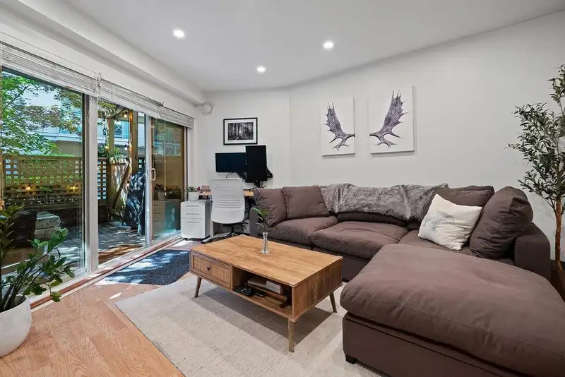 C2 332 LONSDALE AVENUE - photo 2 of 31