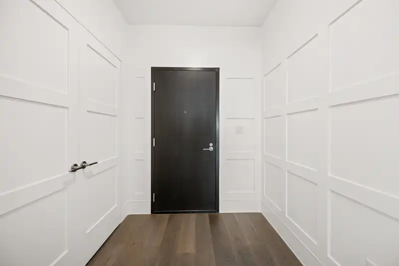 2004 1501 FOSTER STREET - photo 2 of 40