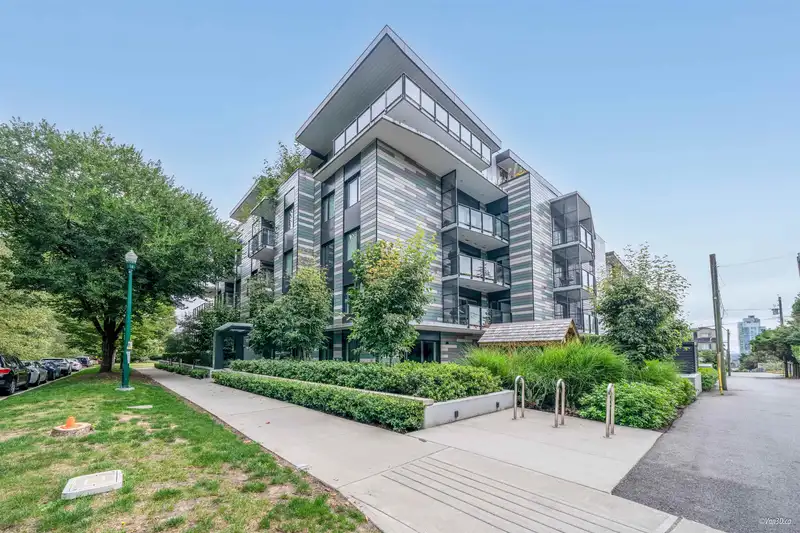 305 488 W 58TH AVENUE - photo 1 of 25