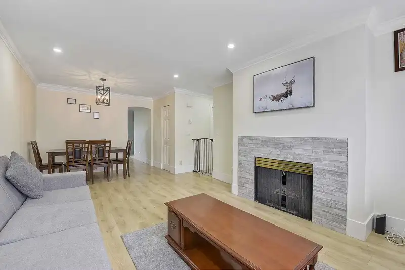 14 7140 132 STREET - photo 4 of 18