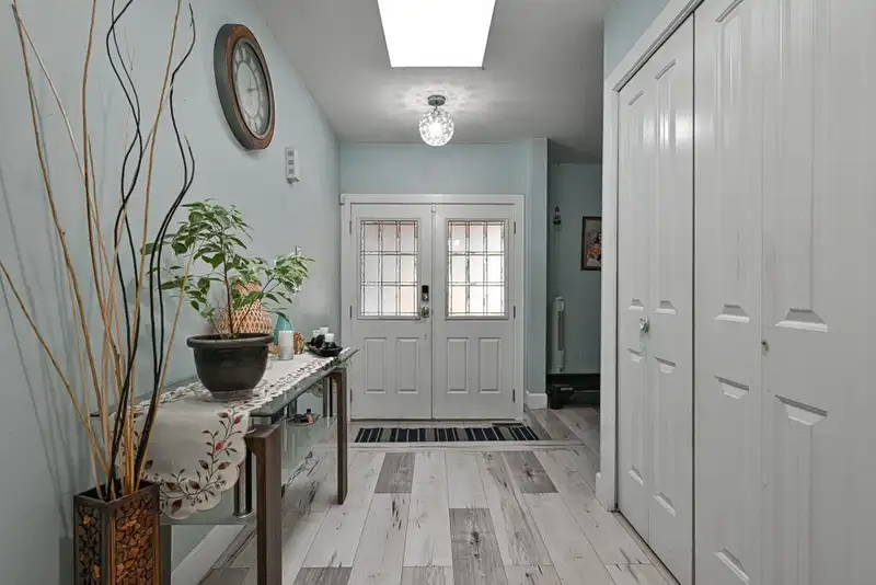 14346 68B AVENUE - photo 3 of 29