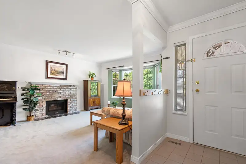 21063 92 AVENUE - photo 4 of 38