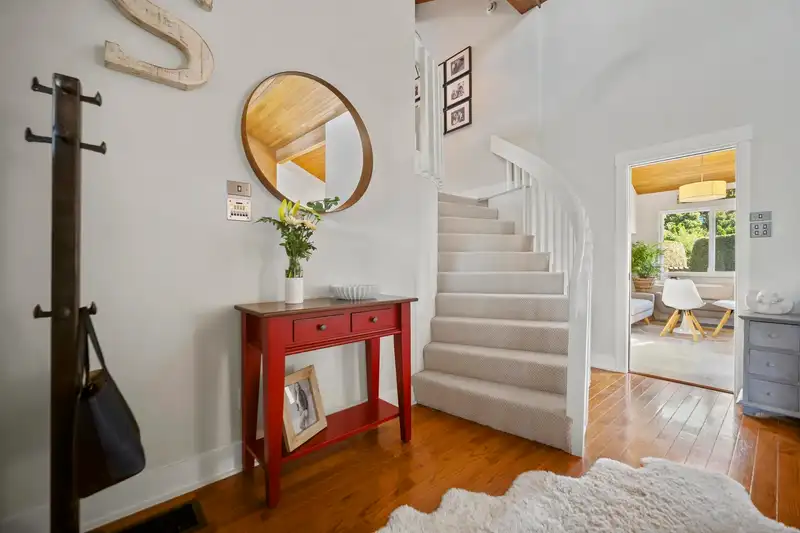14756 16A AVENUE - photo 4 of 38