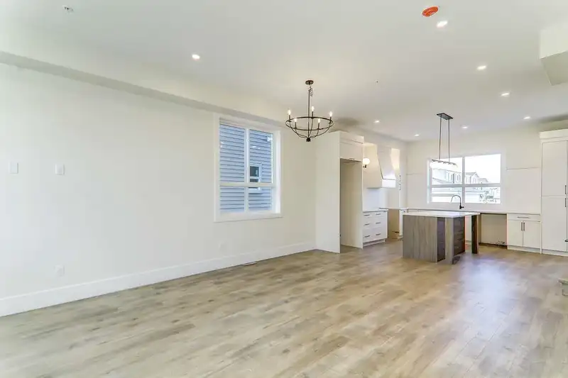 20685 76 AVENUE - photo 2 of 36