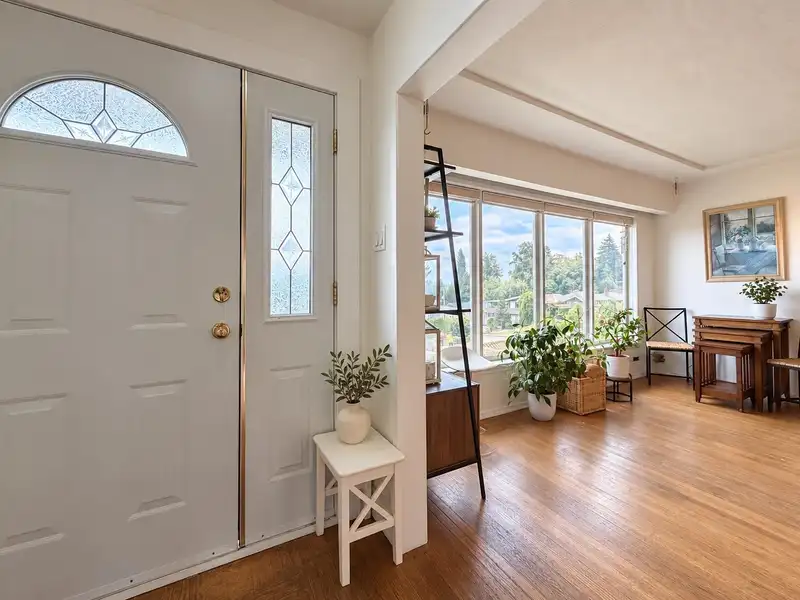 4238 PRICE CRESCENT - photo 2 of 25