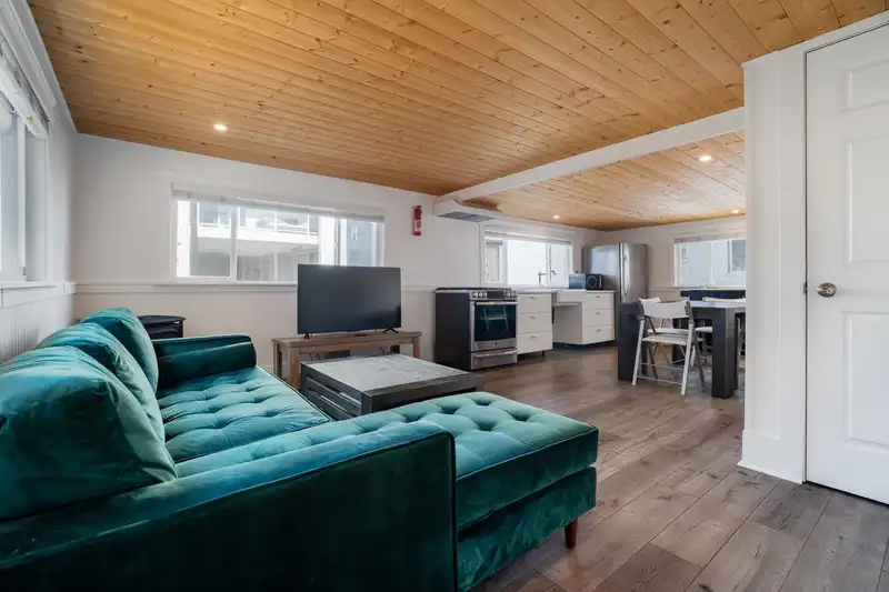 5 23080 DYKE ROAD - photo 3 of 34