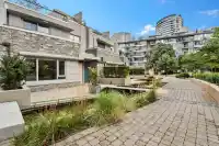 221 188 KEEFER PLACE - thumbnail 2