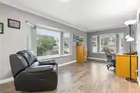 19 3054 TRAFALGAR STREET - thumbnail 23