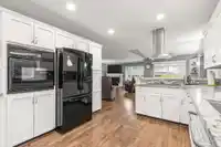 19 3054 TRAFALGAR STREET - thumbnail 8
