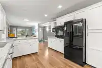 19 3054 TRAFALGAR STREET - thumbnail 10