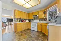 14271 67 AVENUE - thumbnail 8