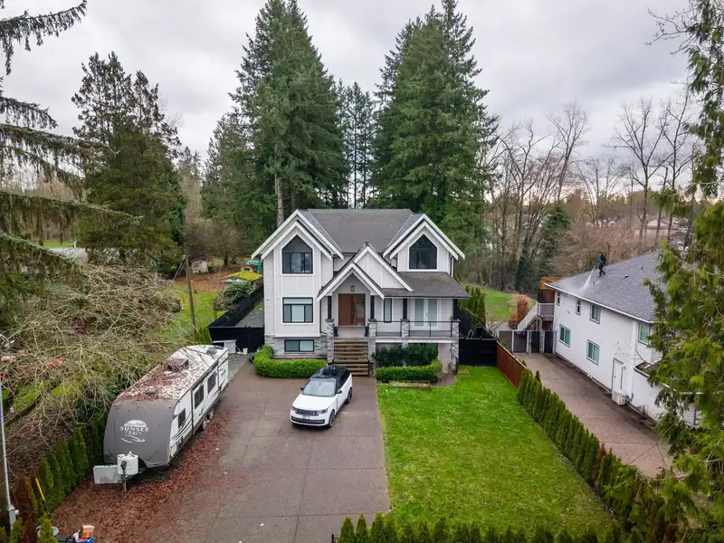 23376 124 AVENUE - photo 2 of 40