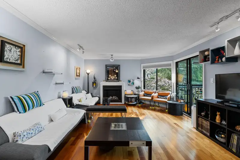 302 1520 VIDAL STREET - photo 1 of 29