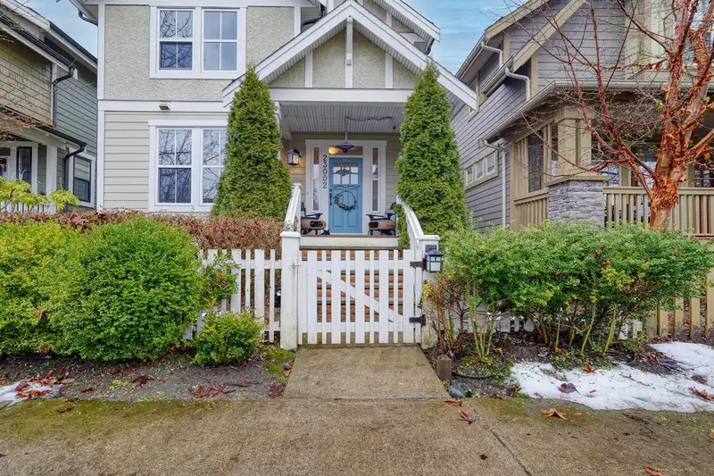 23002 JENNY LEWIS AVENUE - photo 4 of 40