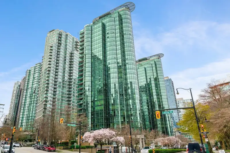 1308 555 JERVIS STREET - photo 1 of 18