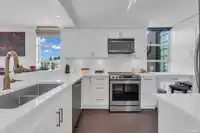 2243 OAK STREET - thumbnail 15