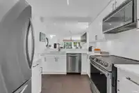 2243 OAK STREET - thumbnail 16