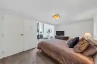 2243 OAK STREET - thumbnail 18