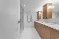 2243 OAK STREET - thumbnail 31