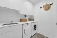 2243 OAK STREET - thumbnail 33
