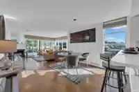 2243 OAK STREET - thumbnail 10