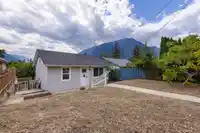 444 VICTORIA STREET - thumbnail 2