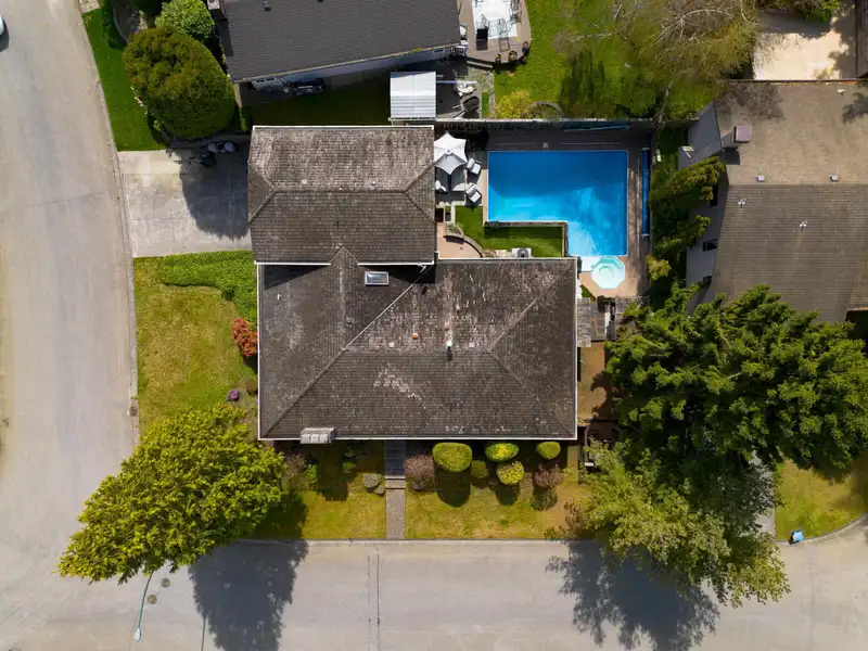 11390 NORTHVIEW CRESCENT - photo 3 of 40