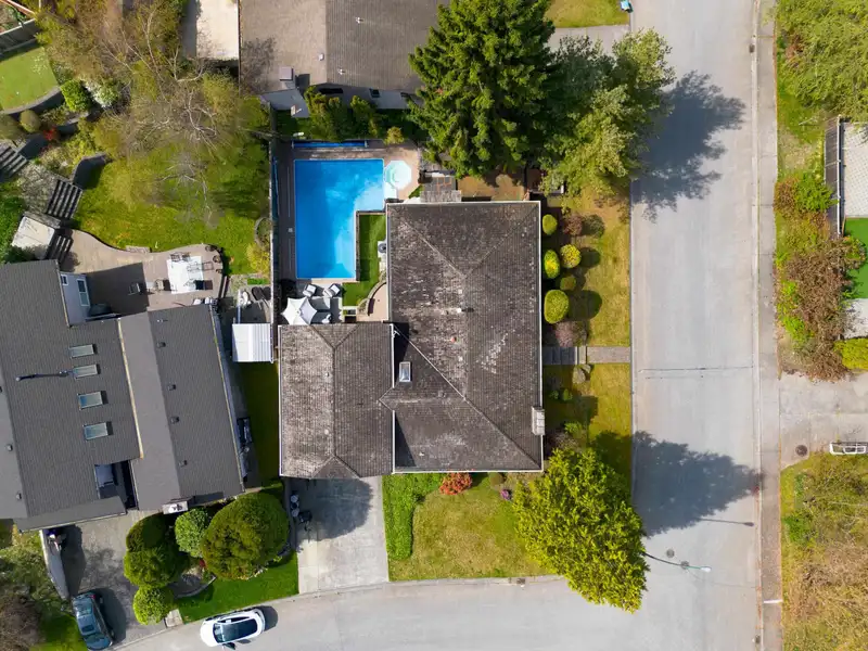 11390 NORTHVIEW CRESCENT - photo 4 of 40