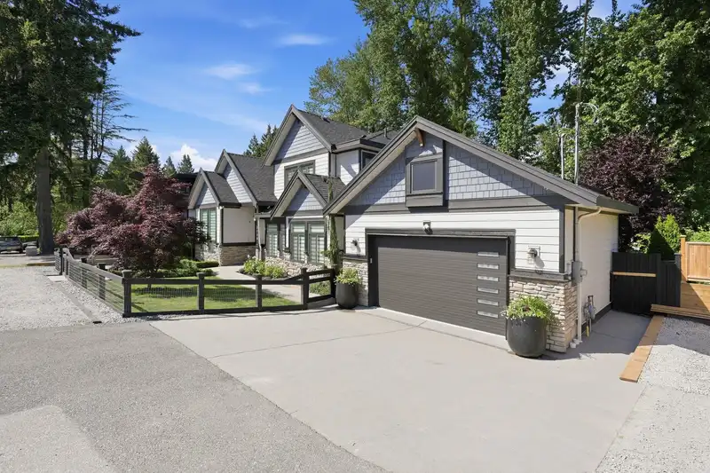 9098 NORUM ROAD - photo 2 of 40
