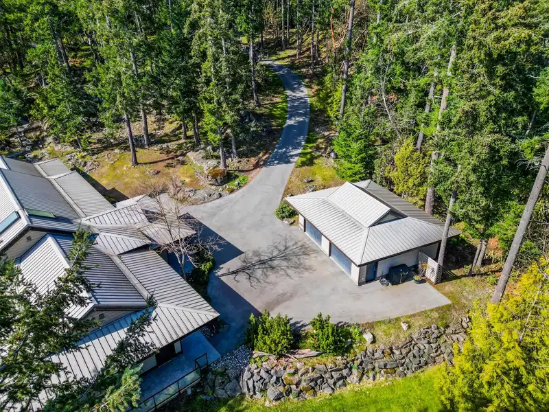 1369 MACKINNON ROAD - photo 3 of 40