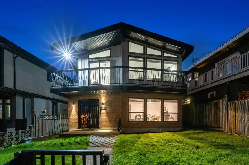 2131 FRASERVIEW DRIVE - photo 1 of 40
