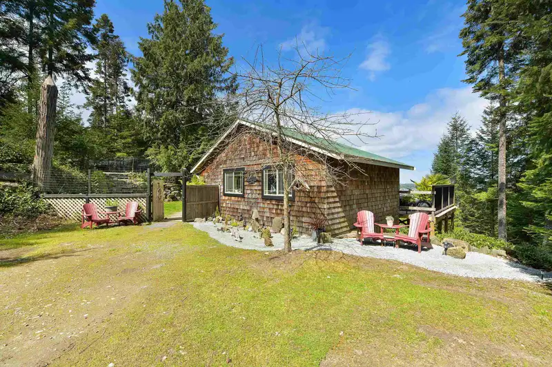 430 MCKERCHER ROAD - photo 4 of 40