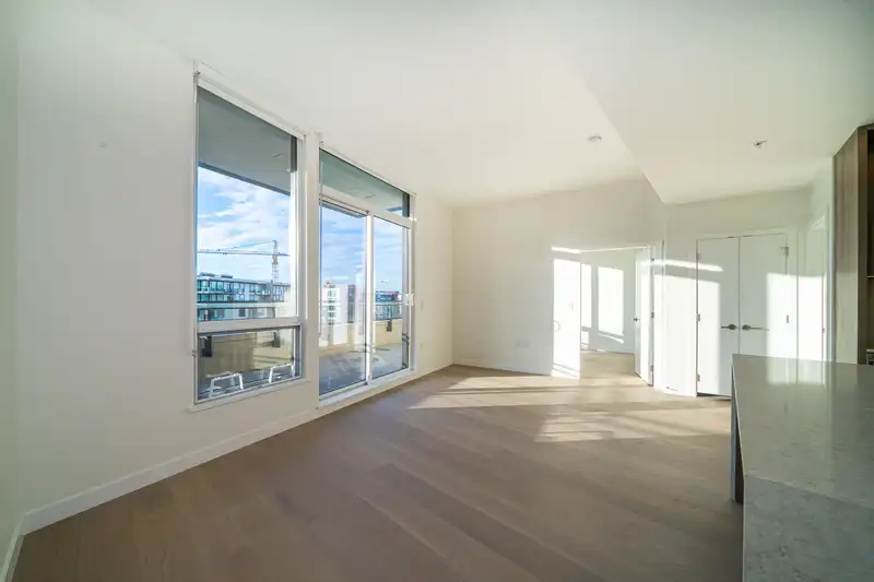 506 5212 CAMBIE STREET - photo 2 of 22