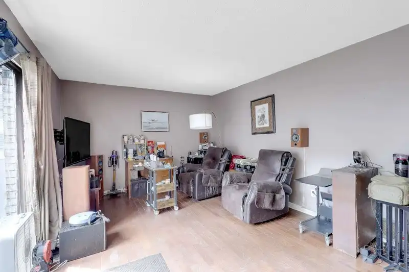 70 10806 152ND STREET - photo 4 of 25