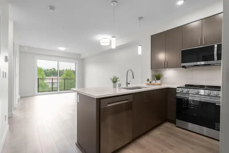 304 33886 PINE STREET - photo 3 of 37