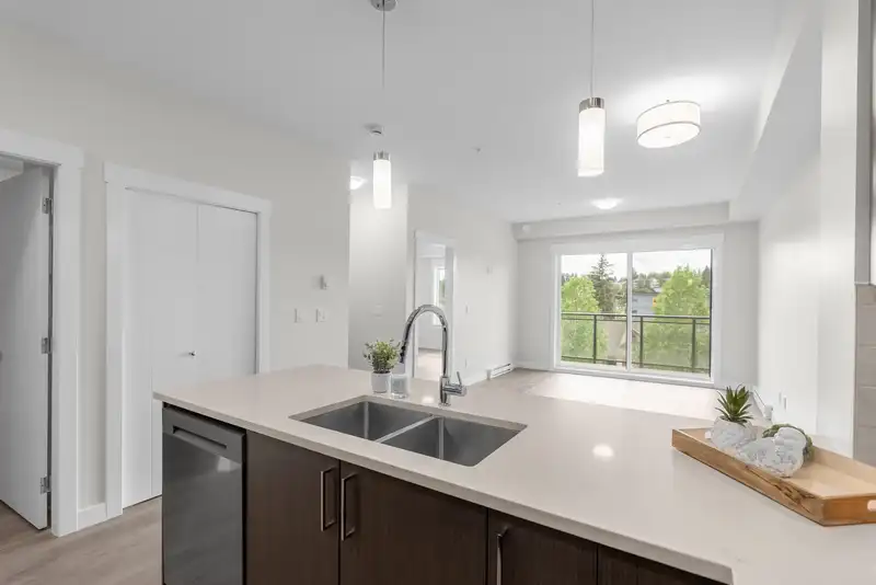 304 33886 PINE STREET - photo 4 of 37