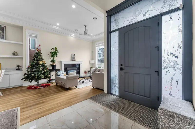 18011 63B AVENUE - photo 2 of 40