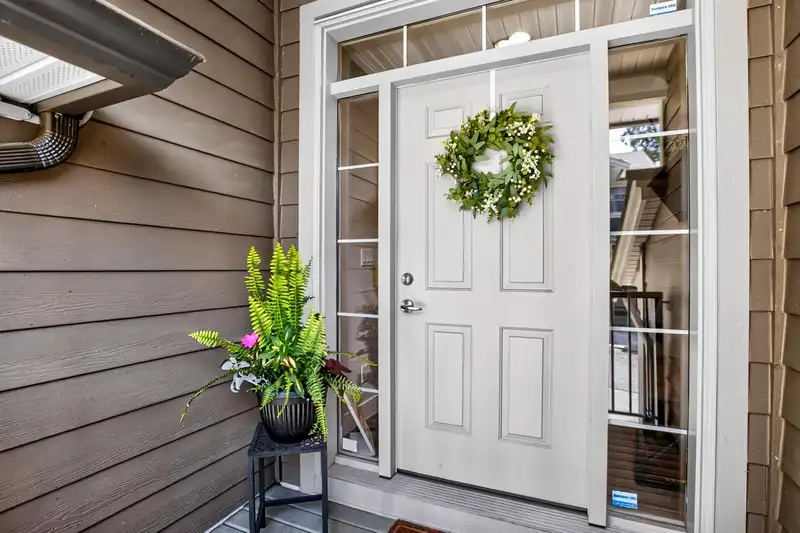 15 11384 BURNETT STREET - photo 3 of 40