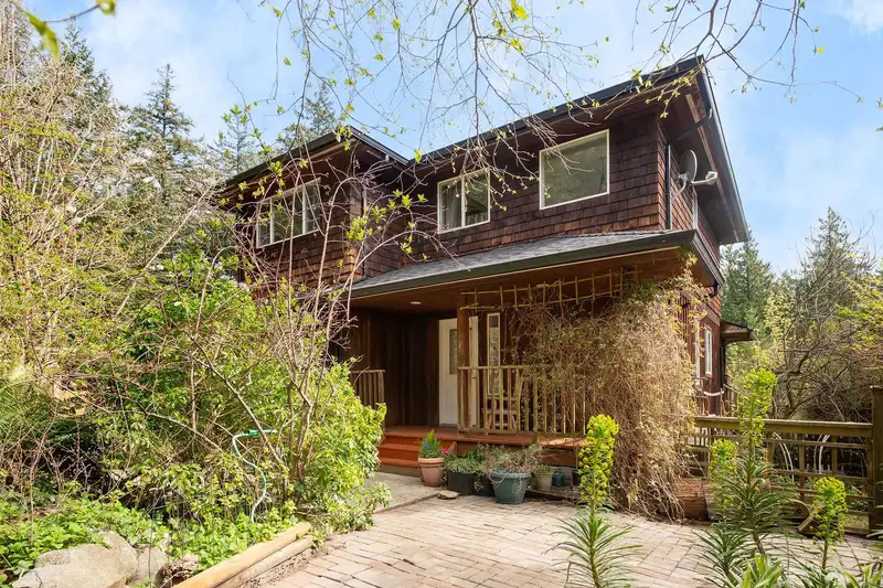 1347 EAGLE CLIFF ROAD - photo 1 of 26