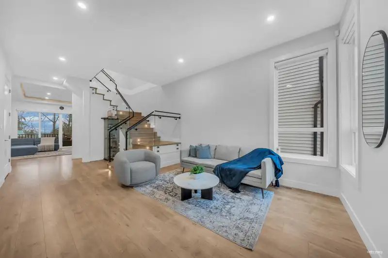10509 MCVEETY STREET - photo 4 of 40