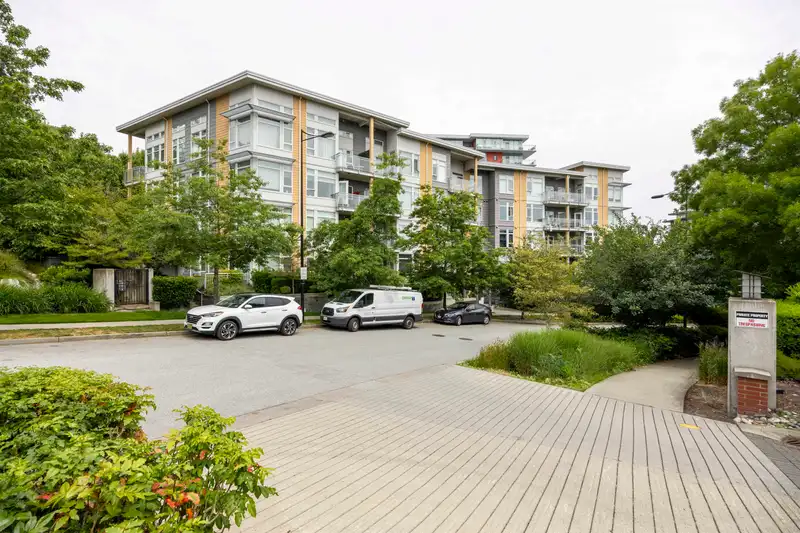 406 3263 PIERVIEW CRESCENT - photo 1 of 23
