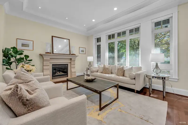 2069 W 28TH AVENUE - photo 4 of 40