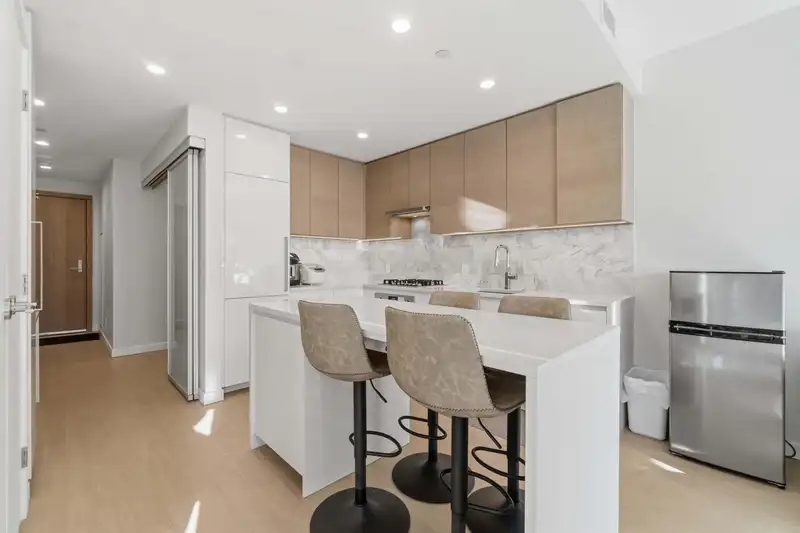 2710 2108 GILMORE AVENUE - photo 1 of 36