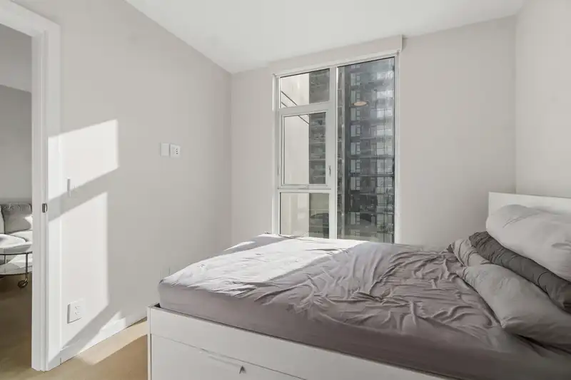 2710 2108 GILMORE AVENUE - photo 3 of 36