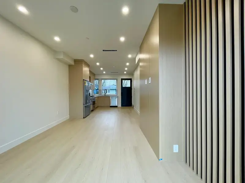 162 E 43RD AVENUE - photo 3 of 12