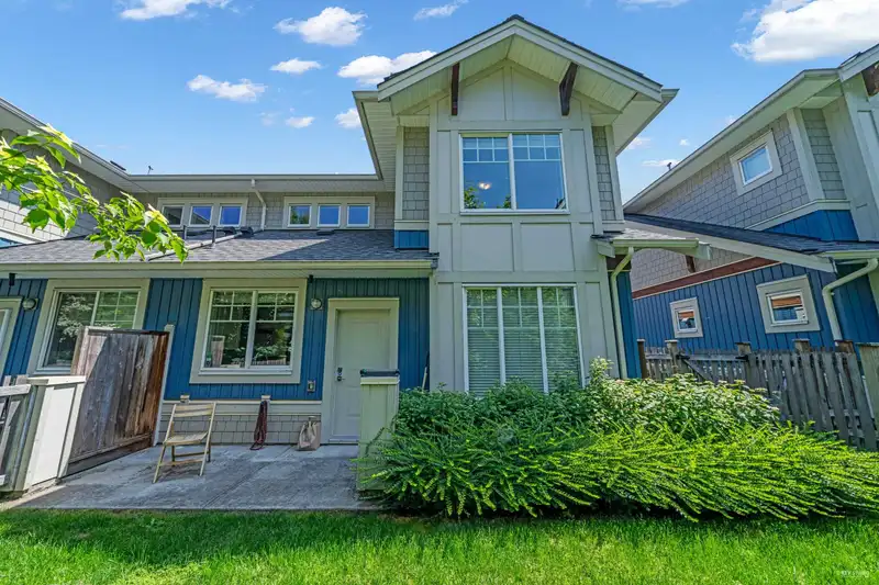 14 20498 82 AVENUE - photo 3 of 32